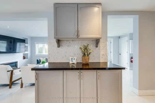 Additional image 20 of 706 West 5th St