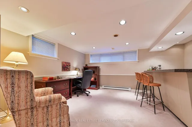 Additional image 22 of 20 Munhall Rd