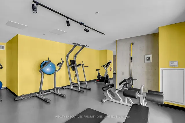 Additional image 28 of 39 Brant St Unit 309