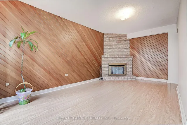 Additional image 34 of 82 Carnival Crt