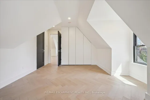 Additional image 44 of 2187 Lakeshore Rd