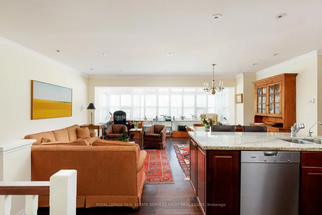 Additional image 3 of 8 Hawthorn Ave Unit 205