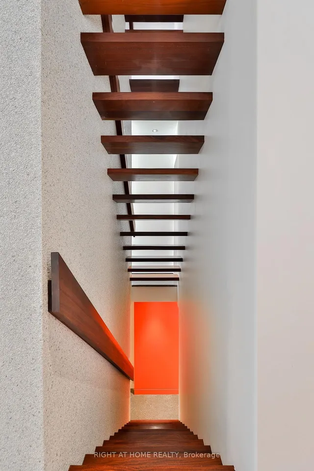 Additional image 38 of 694 Richmond St