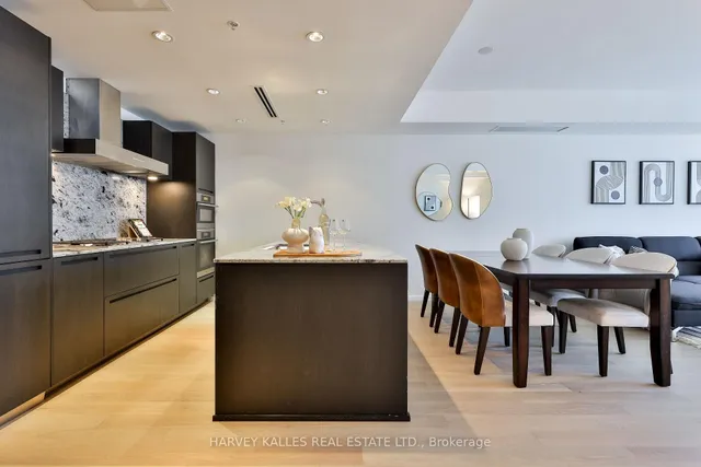 Additional image 3 of 180 University Ave Unit 3808