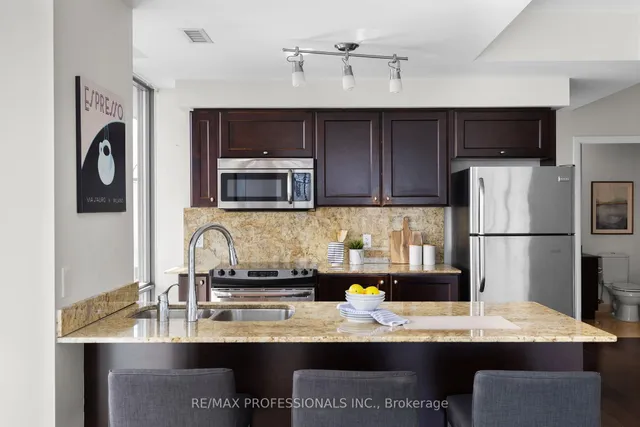 Additional image 8 of 832 Bay St Unit 4405