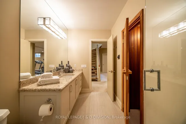 Additional image 30 of 42 Munro Blvd