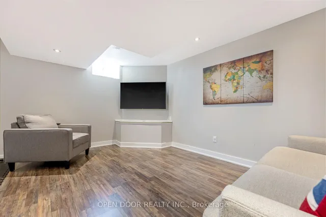 Additional image 30 of 221 Bussel Cres