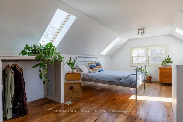 Additional image 37 of 24 Hyde Park Ave