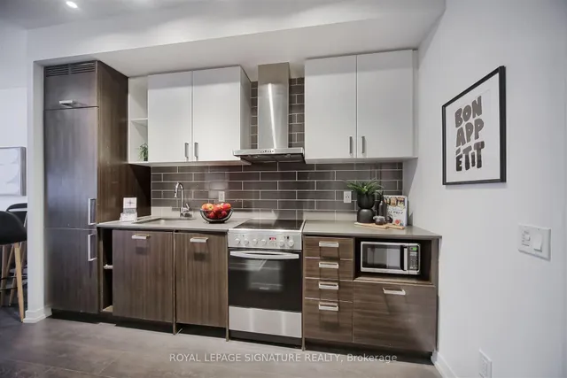 Additional image 9 of 125 Redpath Ave Unit 1913