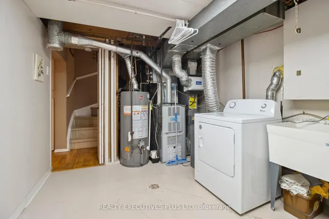 Additional image 27 of 61 Mercury Rd