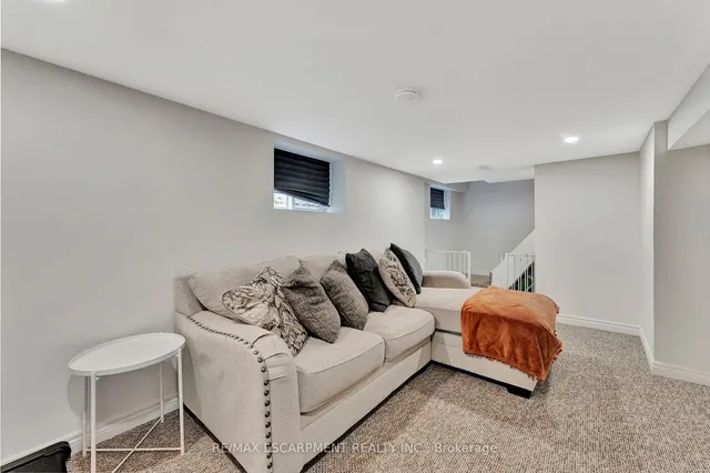 Additional image 25 of 65 Connaught Ave