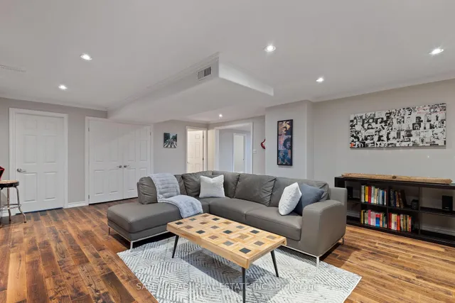 Additional image 44 of 7174 Upton Cres