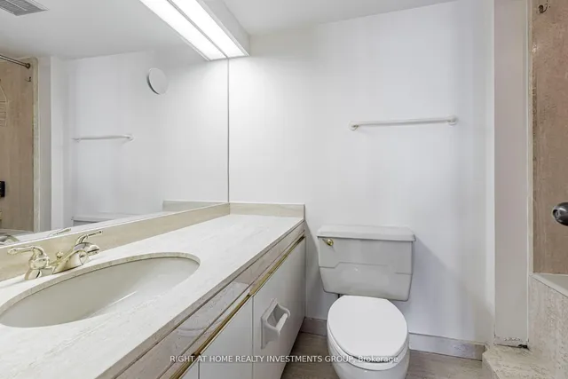 Additional image 13 of 65 Harbour Sq Unit 1910