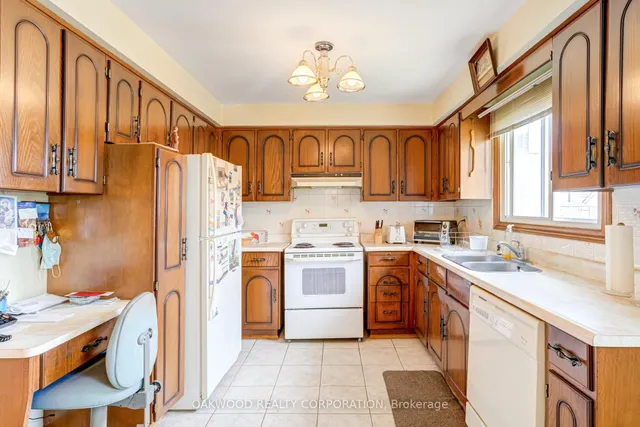 Additional image 25 of 74 WHITFIELD Ave