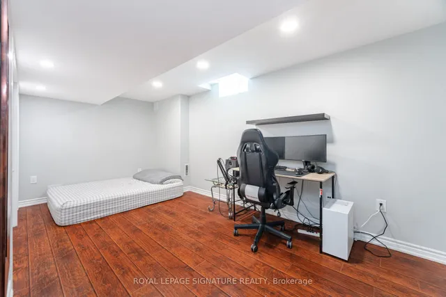 Additional image 37 of 81 Farthingale Cres