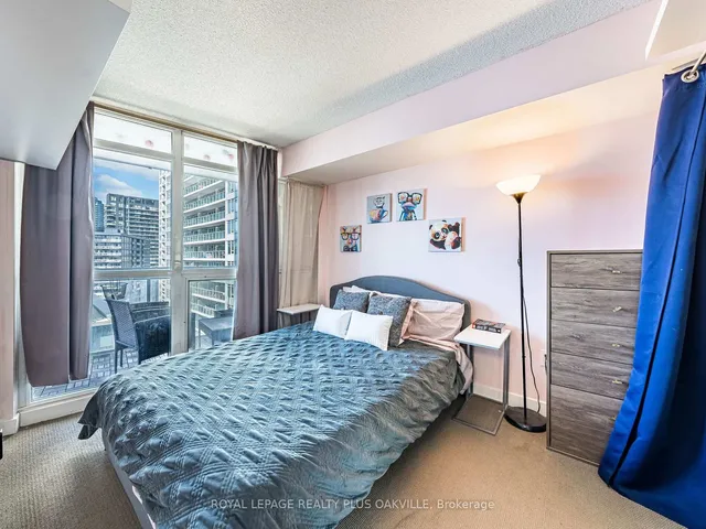 Additional image 17 of 38 Dan Leckie Way Unit 1603