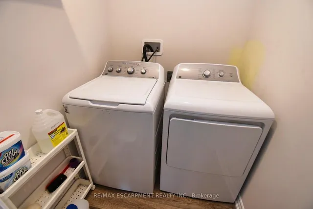 Additional image 34 of 187 Wilson St Unit 4