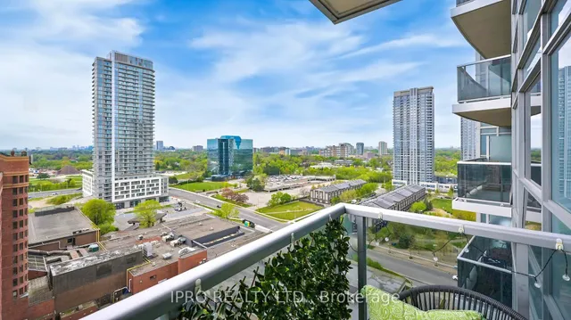 Additional image 32 of 125 Village Green Sq Unit 1606