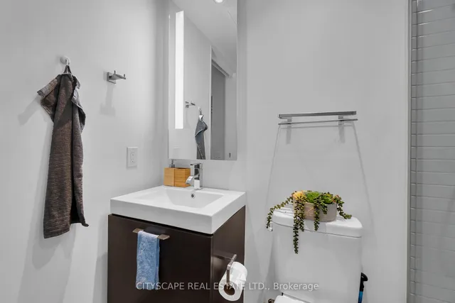 Additional image 31 of 629 King St Unit 1304