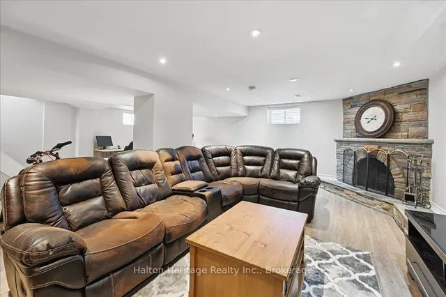 Additional image 29 of 452 Wedgewood Dr