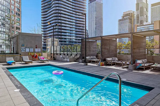 Additional image 33 of 955 BAY St Unit 1809