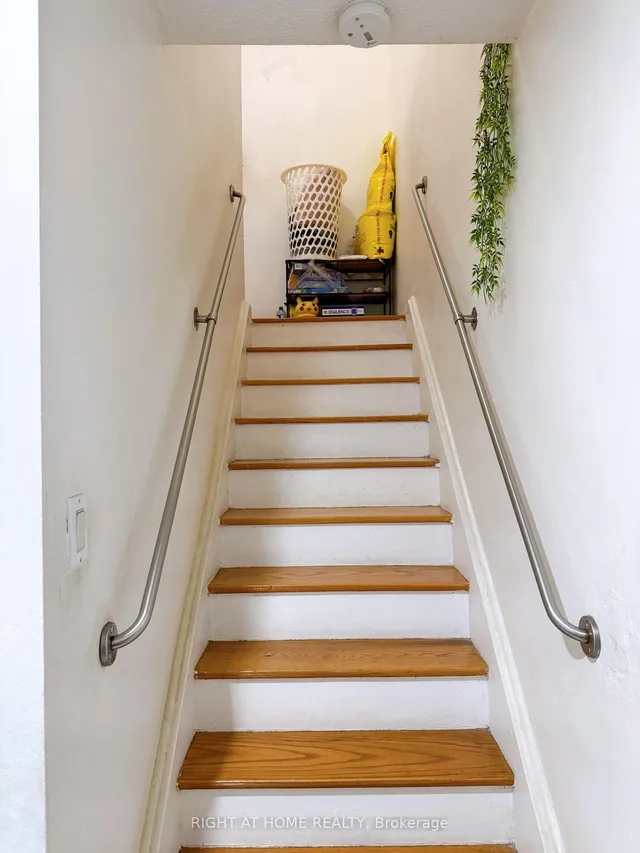 Additional image 14 of 2901 Jane St Unit 101