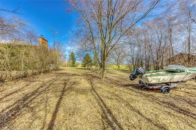 Additional image 43 of 1515 Burloak Dr