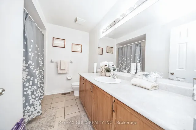 Additional image 17 of 36 Roxton Cres