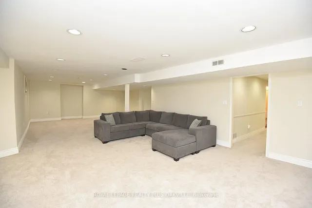 Additional image 44 of 81 Jerome Park Dr