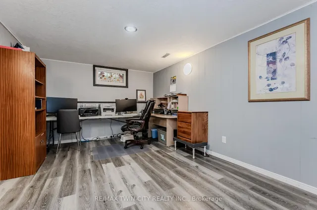 Additional image 31 of 136 St Jerome Cres
