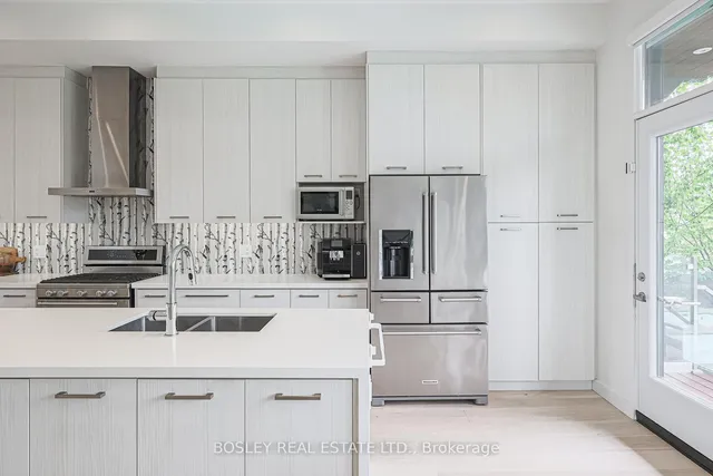 Additional image 10 of 38 Roblin Ave