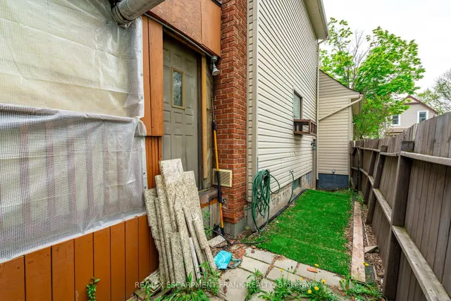 Additional image 44 of 12 Rossmore Ave