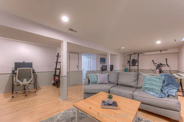 Additional image 42 of 57 Royal Orchard Dr