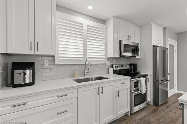 Additional image 7 of 3 Electra Crt