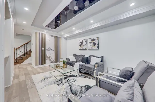 Additional image 19 of 27 Mountain Lion Tr