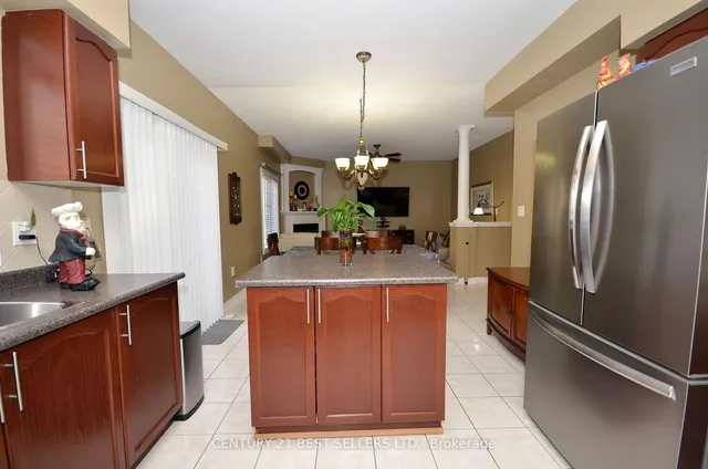 Additional image 21 of 9 Coin St