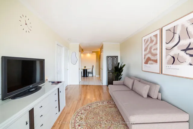 Additional image 12 of 30 Summit Ave Unit 501