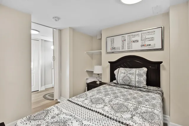 Additional image 33 of 87 Fallingbrook Rd