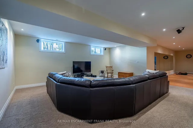 Additional image 31 of 157 Terrence Park Dr