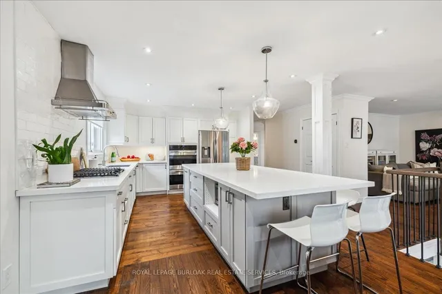 Additional image 10 of 692 Catalina Cres