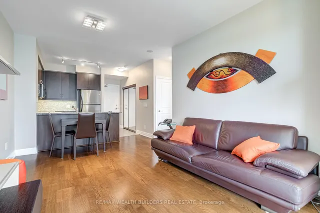 Additional image 9 of 500 St Clair Ave Unit 904