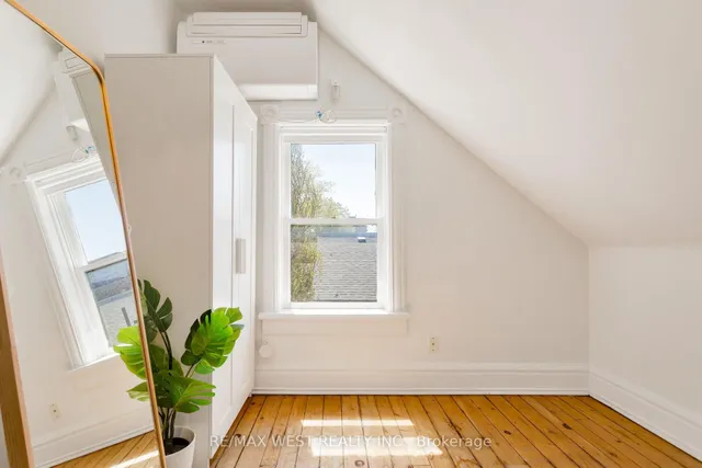 Additional image 35 of 17 Melbourne Ave