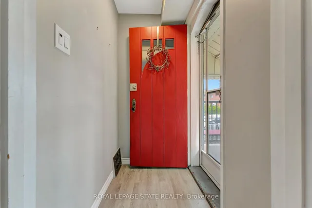 Additional image 3 of 4 Park Row