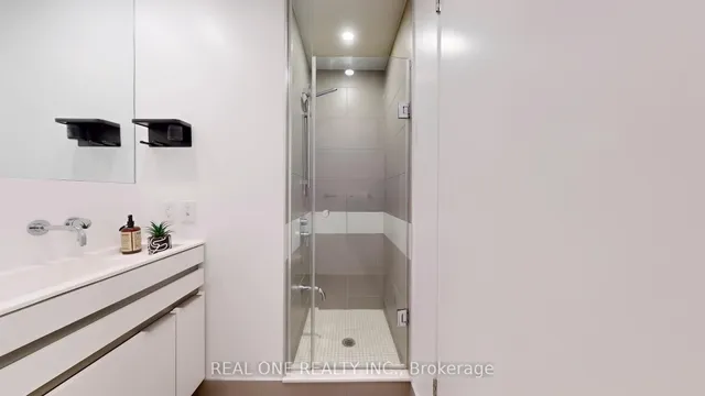 Additional image 28 of 197 Yonge St Unit 3202