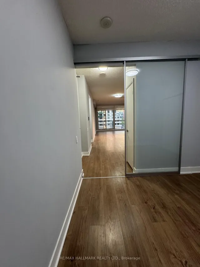 Additional image 6 of 30 Roehampton Ave Unit 418