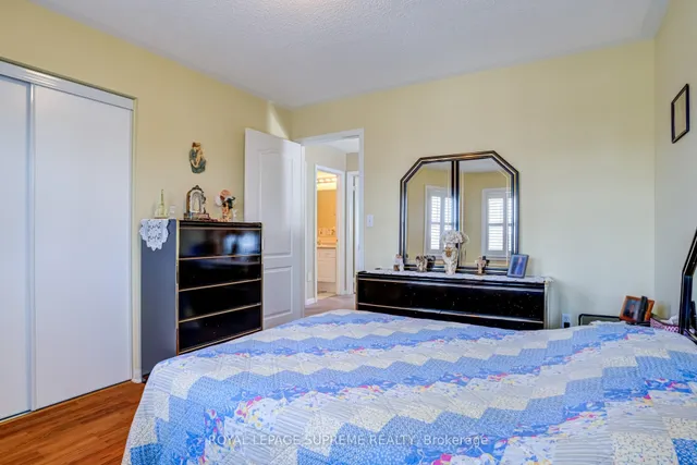 Additional image 26 of 1063 Wallbrook Cres