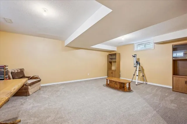 Additional image 9 of 519 Commonwealth Cres