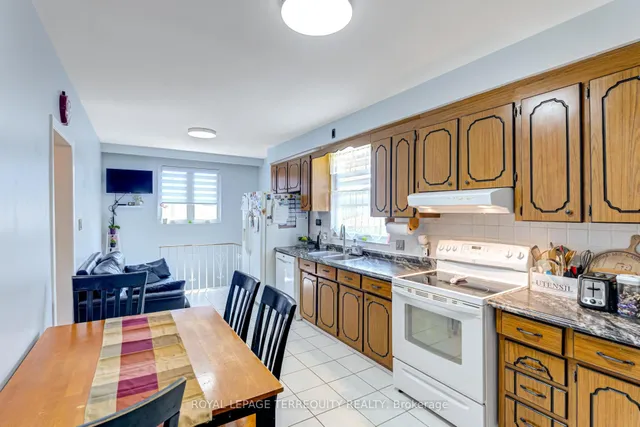 Additional image 12 of 532 Silverthorn Ave