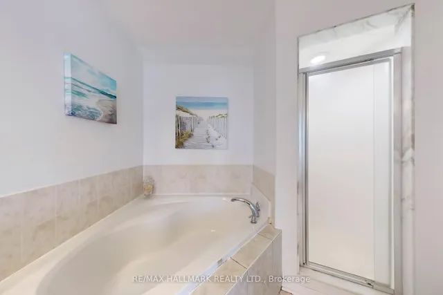 Additional image 38 of 99 Crossovers St