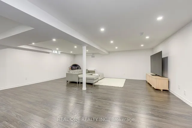 Additional image 35 of 2075 Banbury Cres